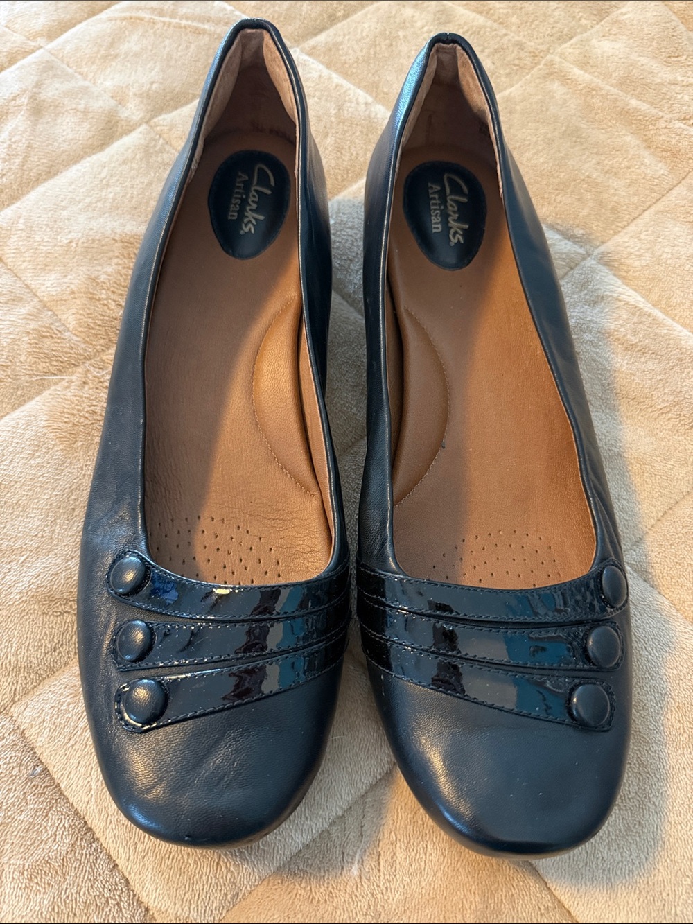 Clarks Artisan Black Leather Ballet Flats